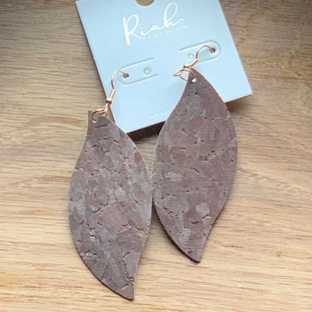 WAVE MARQUISE CORK DROP EARRINGS ~ BROWN